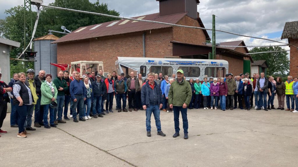 Heimatverein Düngstrup setzt beliebte Dorfbereisung fort